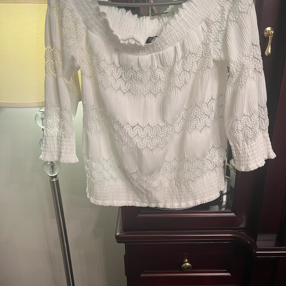 Off the Shoulder White Lace Blouse - Picture 2 of 6
